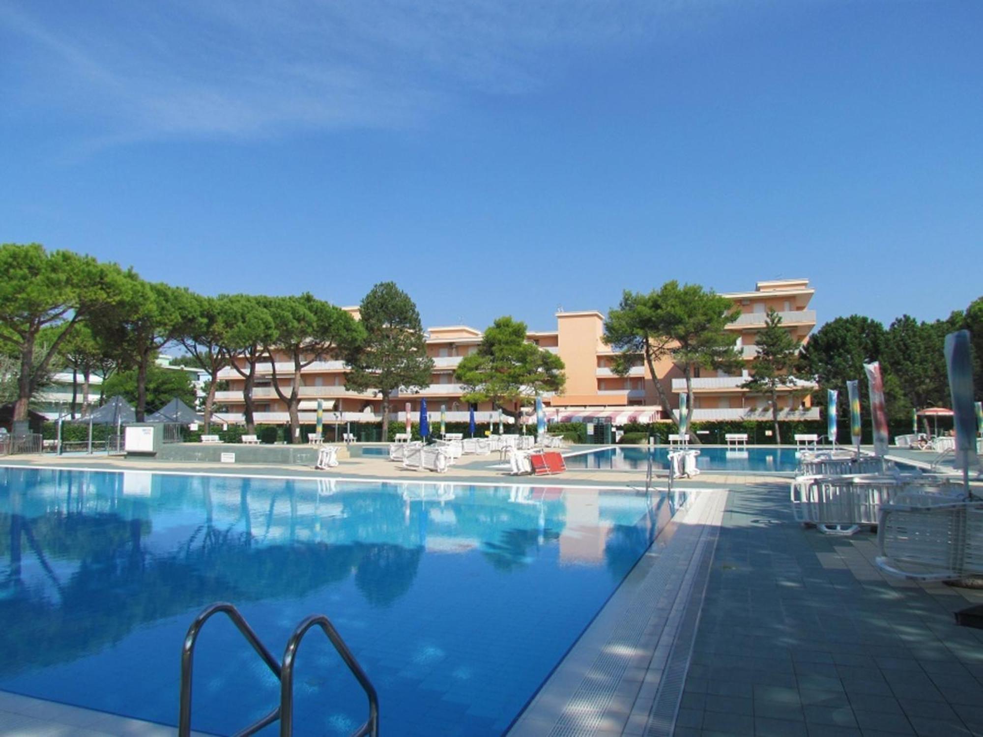 Poolside Serenity - Beahost Bibione